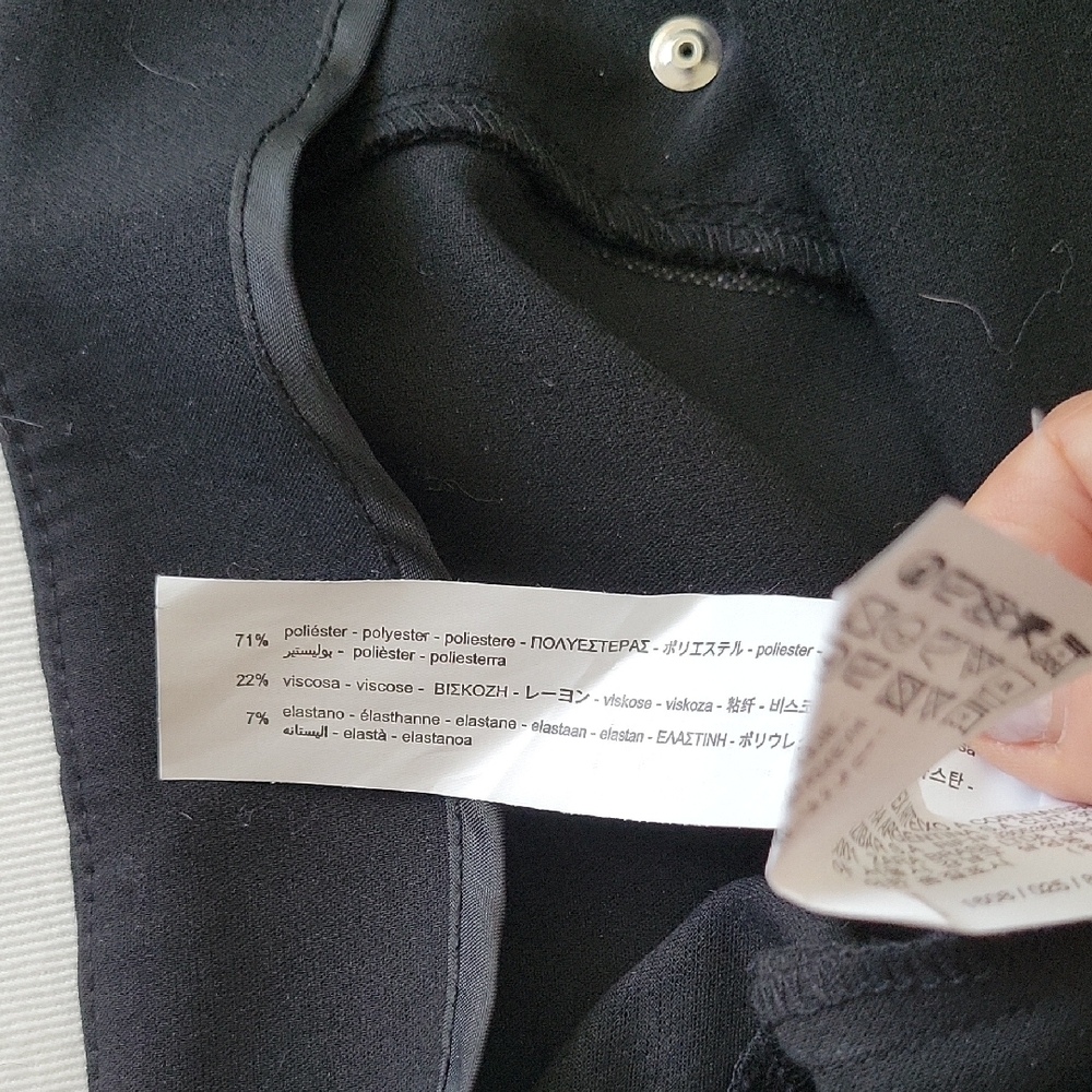Zara Black High-Waist Sailor Shorts with Gold Buttons - Picture 4 of 6
